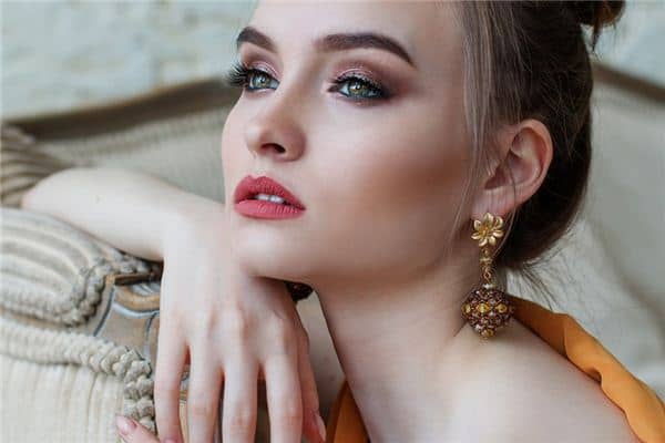 梦见耳朵出血是什么意思 梦见耳朵出血是什么意思