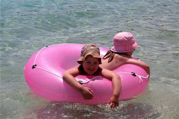 梦见生两个孩子