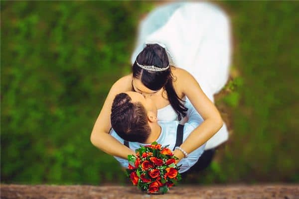 梦见和老公接吻 梦见和老公接吻