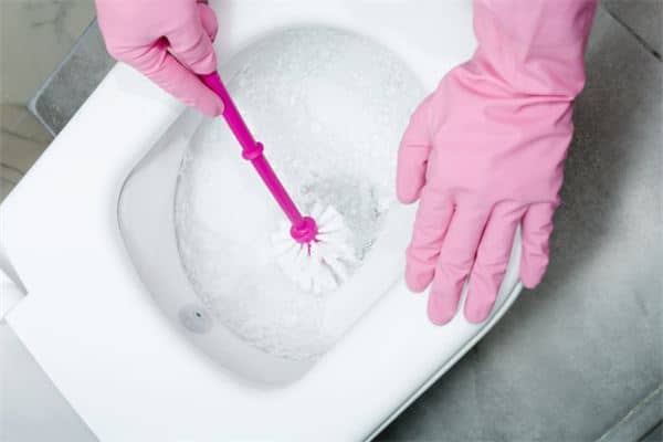 梦见自己洗厕所