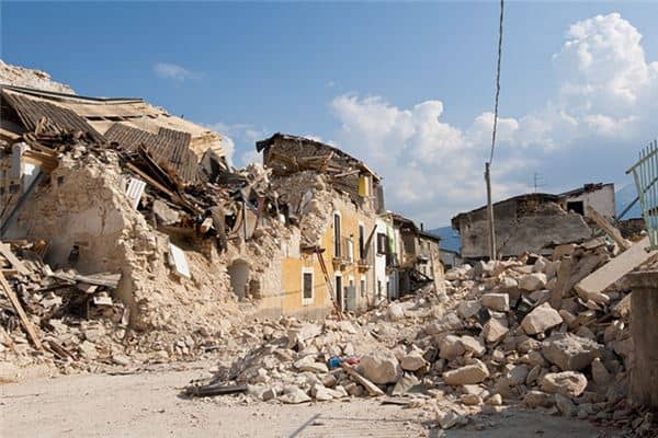 梦见家里房子倒了 梦见家里房子倒了