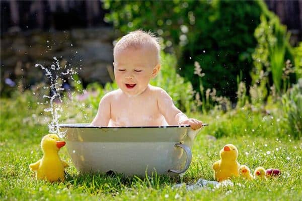 梦见给婴儿洗澡 梦见给婴儿洗澡