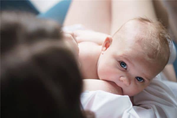 梦见给婴儿喂奶 梦见给婴儿喂奶