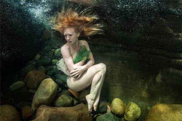 梦见女人光全身是什么意思 梦见女人光全身是什么意思