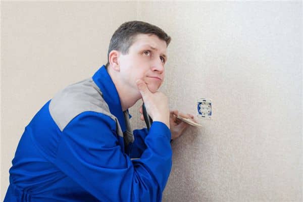 梦见工作人员触电