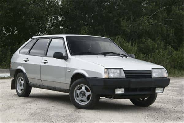 梦见汽车大灯不亮