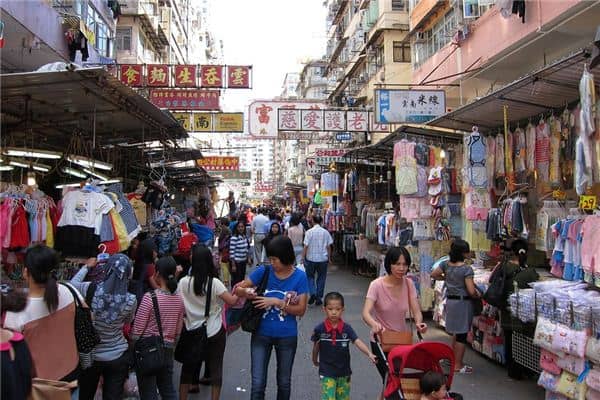 梦见逛街买衣服 梦见逛街买衣服