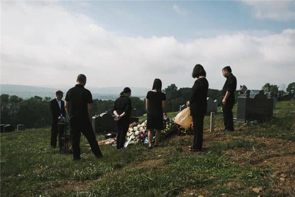 梦见自己埋死人 梦见自己埋死人