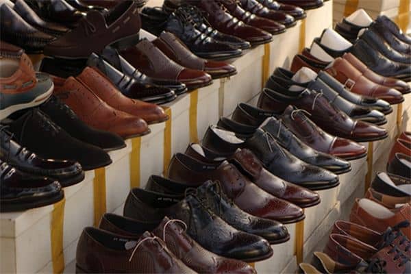 梦见好多鞋是什么意思 梦见好多鞋是什么意思