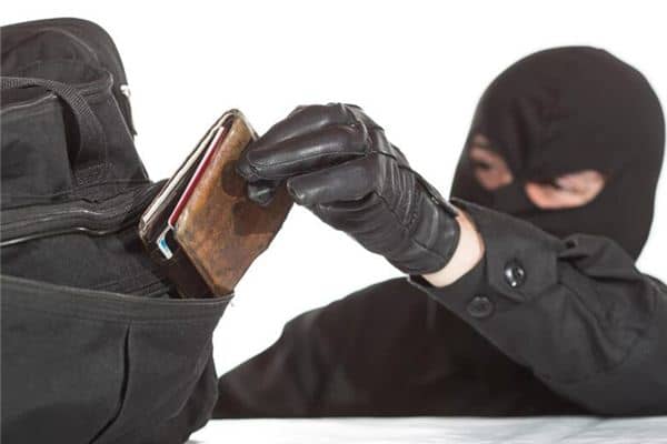 梦见钱被抢是什么预兆 梦见钱被抢是什么预兆