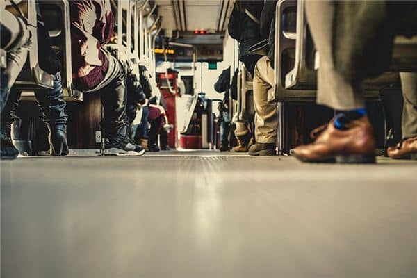 梦见坐客车是什么意思 梦见坐客车是什么意思