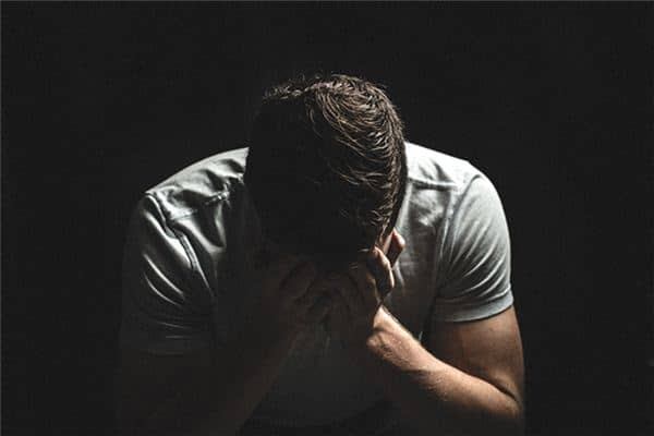 梦见老公哭是什么意思 梦见老公哭是什么意思