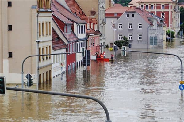 梦见屋里有水是什么意思 梦见屋里有水是什么意思