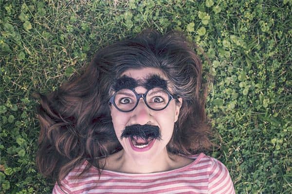 梦见拔胡子是什么意思 梦见拔胡子是什么意思