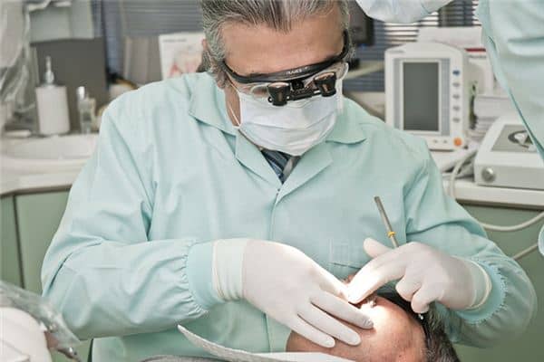 梦见下牙掉是什么意思 梦见下牙掉是什么意思