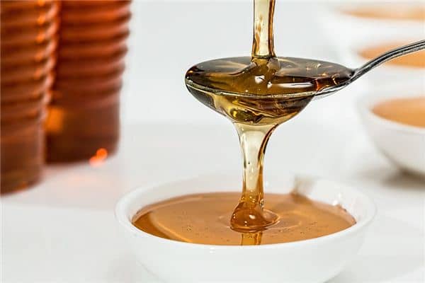 梦见吃蜂蜜是什么预兆 梦见吃蜂蜜是什么预兆