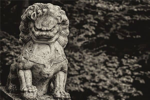 梦见石狮子是什么意思 梦见石狮子是什么意思