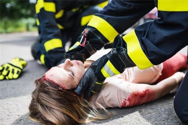 梦见头流血是什么预兆 梦见头流血是什么预兆