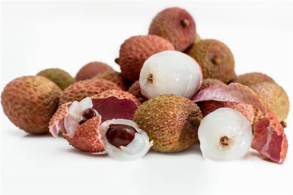 梦见吃荔枝是什么意思 梦见吃荔枝是什么意思