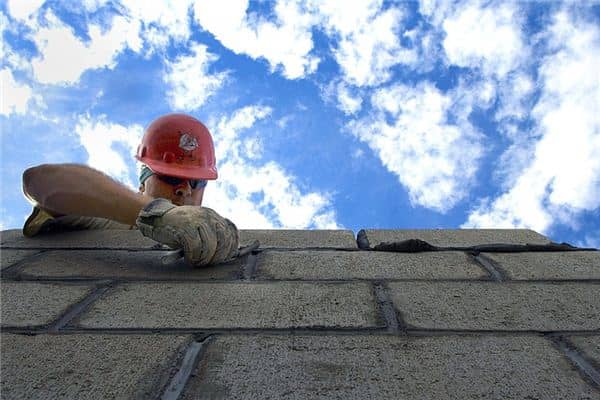 梦见修房子是什么意思 梦见修房子是什么意思