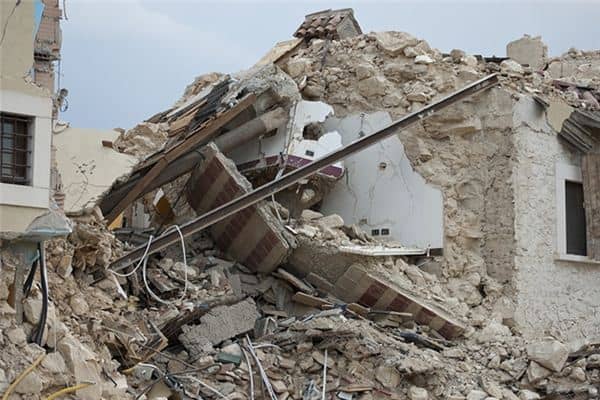 梦见楼倒塌是什么意思 梦见楼倒塌是什么意思