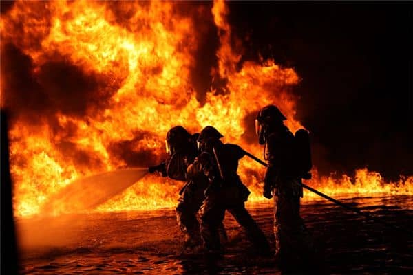 梦见房子起火是什么意思 梦见房子起火是什么意思