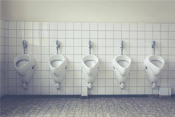 梦见厕所屎是什么意思 梦见厕所屎是什么意思