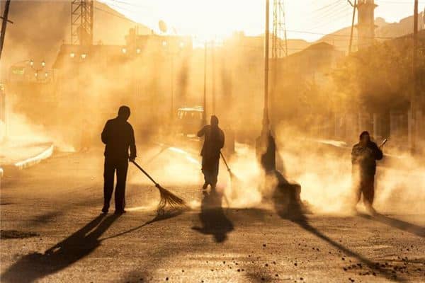 梦见扫马路是什么意思 梦见扫马路是什么意思