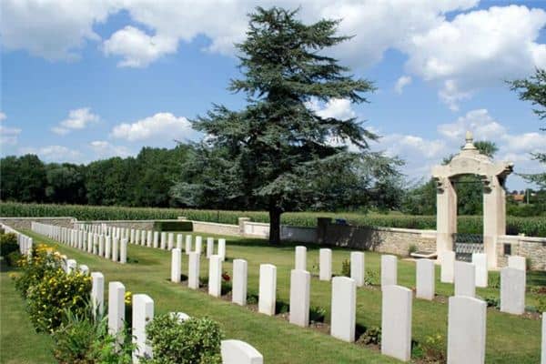 梦见买墓地是什么意思 梦见买墓地是什么意思