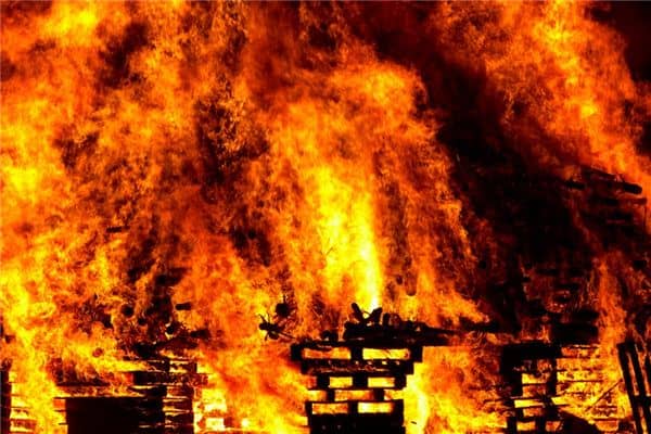 梦见家着火是什么意思 梦见家着火是什么意思