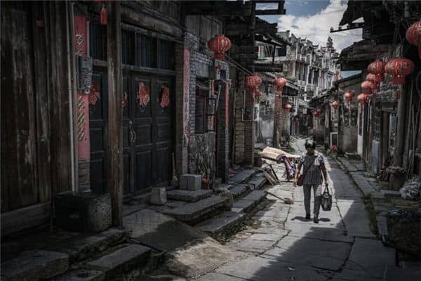 梦见老宅子是什么意思 梦见老宅子是什么意思