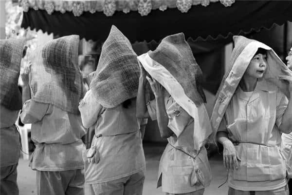 梦见穿寿衣是什么意思 梦见穿寿衣是什么意思