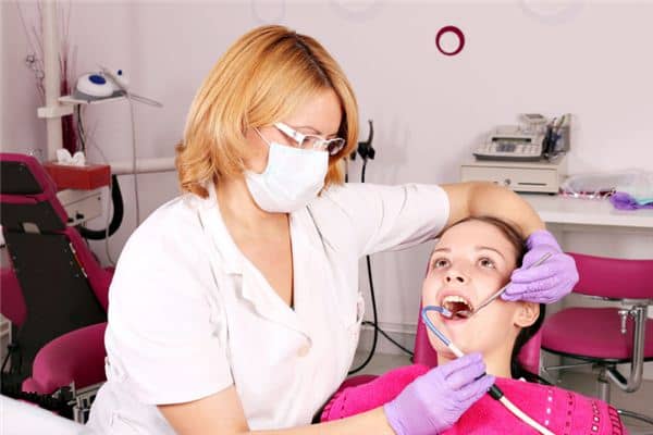 梦见牙松动是什么预兆 梦见牙松动是什么预兆