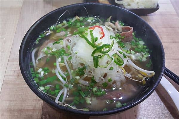 梦见吃米线是什么预兆 梦见吃米线是什么预兆