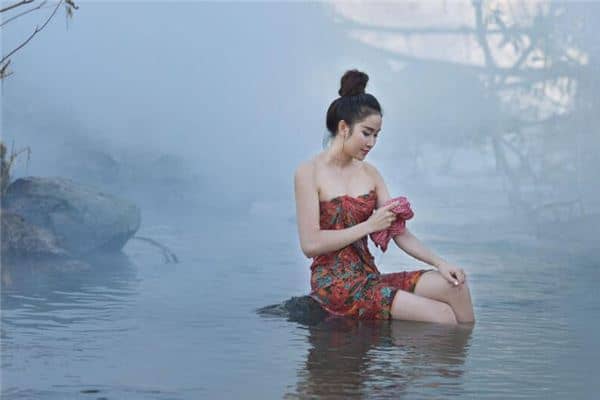 梦见自己洗澡是什么意思 梦见自己洗澡是什么意思