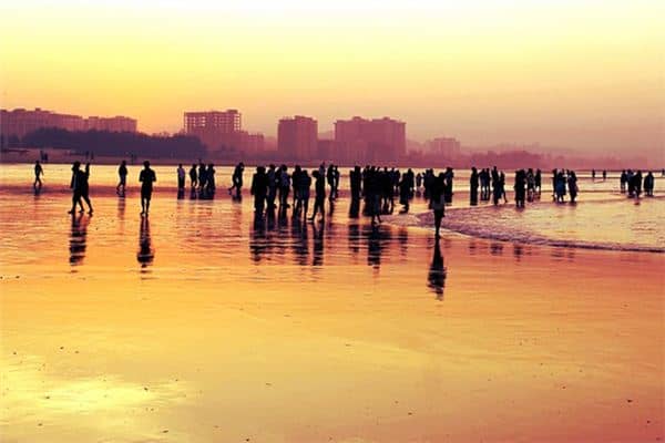 梦见人很多是什么意思 梦见人很多是什么意思