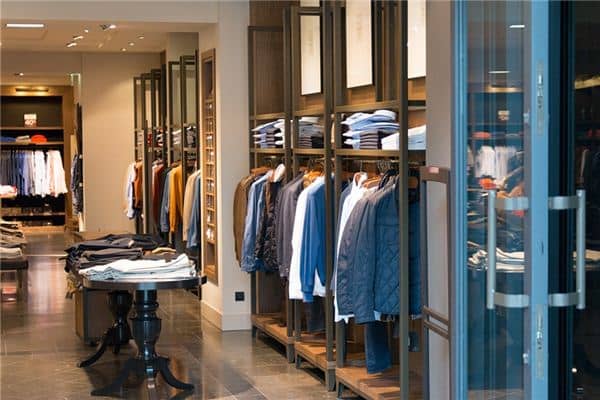 梦见捡衣服是什么意思 梦见捡衣服是什么意思