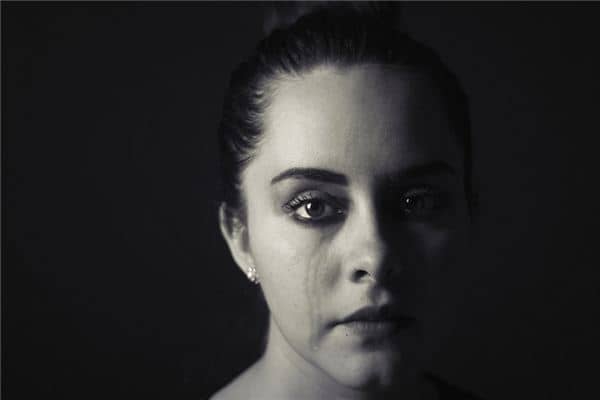 梦见有人哭是什么意思 梦见有人哭是什么意思