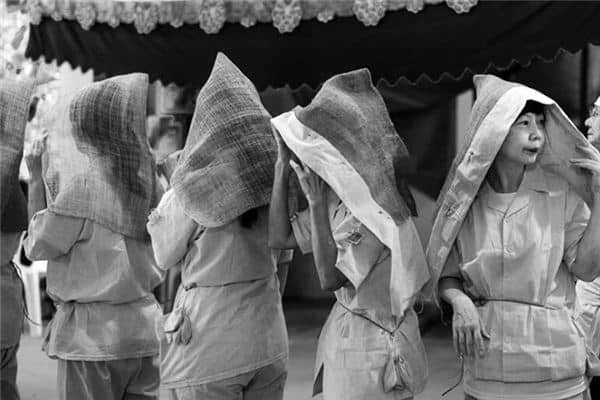 梦见穿孝服是什么预兆 梦见穿孝服是什么预兆