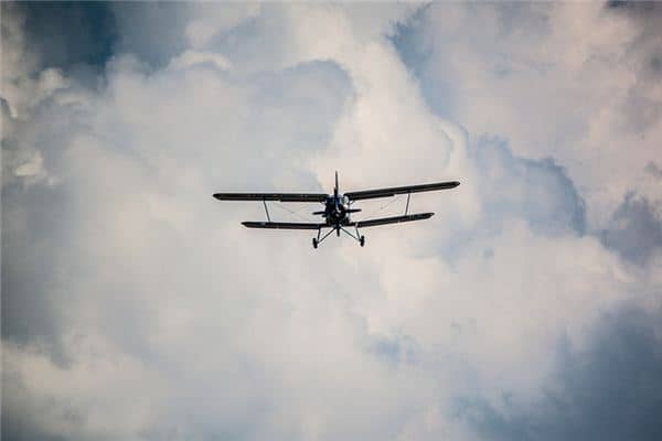 梦见打飞机是什么意思 梦见打飞机是什么意思