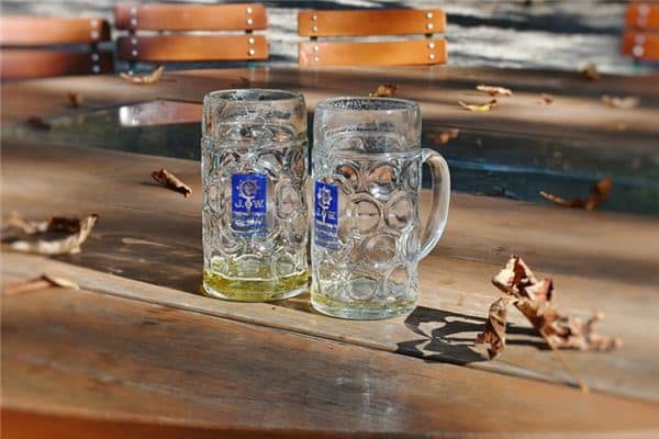 梦见玻璃杯是什么预兆 梦见玻璃杯是什么预兆