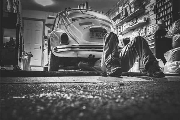 梦见汽车坏了是什么意思 梦见汽车坏了是什么意思