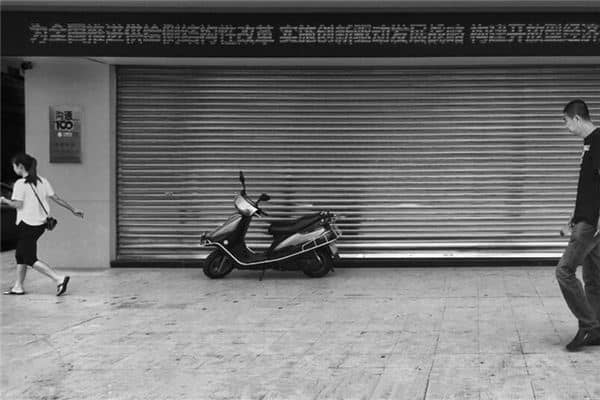 梦见被人跟踪是什么意思 梦见被人跟踪是什么意思