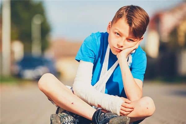 梦见手断了是什么预兆 梦见手断了是什么预兆