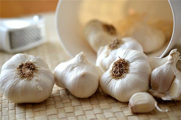 梦见吃大蒜是什么意思 梦见吃大蒜是什么意思