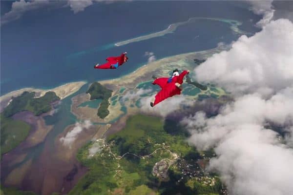 梦见掉下去是什么意思 梦见掉下去是什么意思