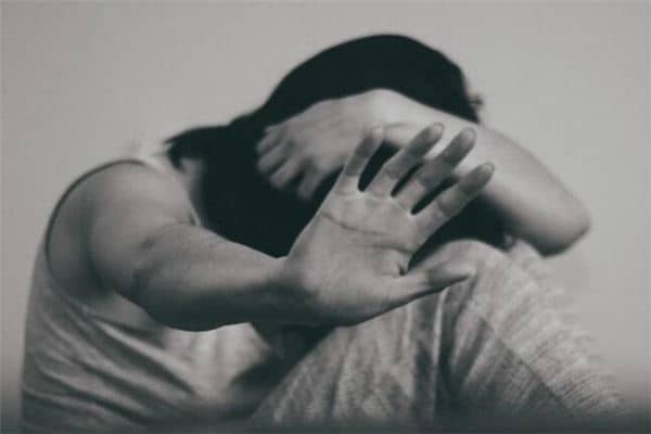 梦见被强奸是什么预兆 梦见被强奸是什么预兆