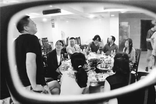 梦见同学聚餐是什么意思 梦见同学聚餐是什么意思