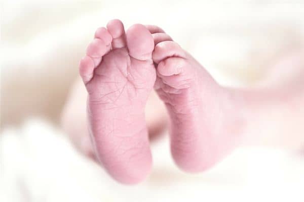 梦见打赤脚是什么预兆 梦见打赤脚是什么预兆