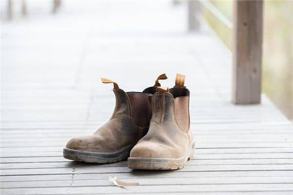 梦见旧鞋子是什么意思 梦见旧鞋子是什么意思